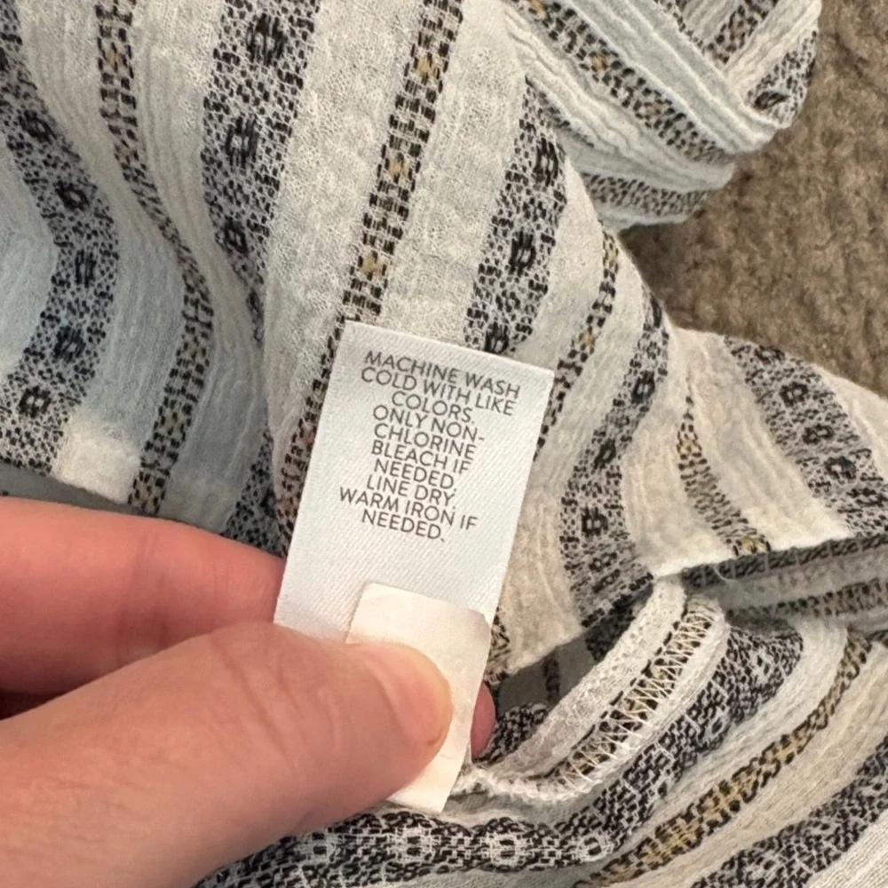 J Jill Women’s Bohemian  Striped Gray and White Top - Picture 7 of 7